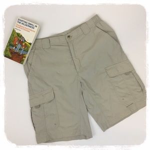 Columbia Titanium Tan Cargo Shorts 10L